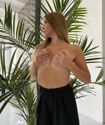 Искусная фея ждет тебя в своем уютном гнездышке для расслабляющих и страстных встреч. Со мной ты забудешь обо всех заботах и окунешься в океан наслаждения. 1583, 24 года