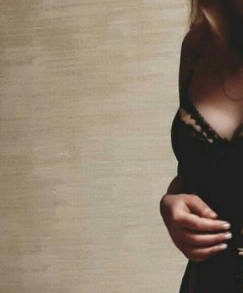 Каждая встреча со мной - это незабываемый опыт наслаждения и удовлетворения. Я знаю, как подарить тебе море удовольствия и расслабления. Мои услуги включают классический секс, оральный секс, анальный секс, массаж и многое другое. Я открыта для экспериментов и всегда готова к новым приключениям. У меня есть много положительных отзывов от предыдущих клиентов, которые отмечают мою привлекательность, нежность и профессионализм. Фото, которые ты видишь, полностью соответствуют действительности. Живу в Москве и готова встретиться с тобой прямо сейчас. 😘 14345, 26 лет